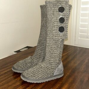 Ugg women’s classic cardy boots..